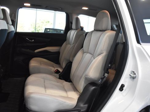 Used 2024 Subaru Ascent Premium w/ Convenience Package image 31