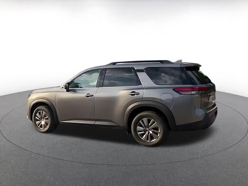 Used 2025 Nissan Pathfinder SV FWD image 9