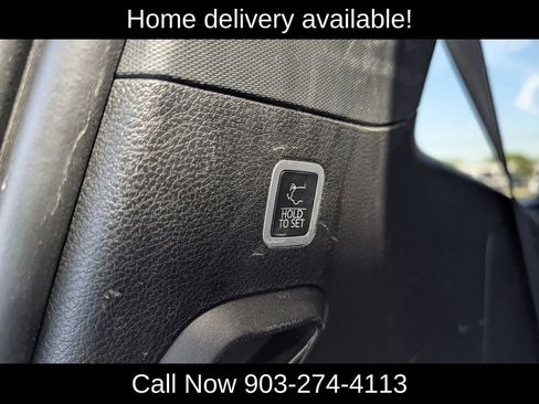 Used 2024 Jeep Wagoneer Series II w/ Flexible Seating Group RWD image 32