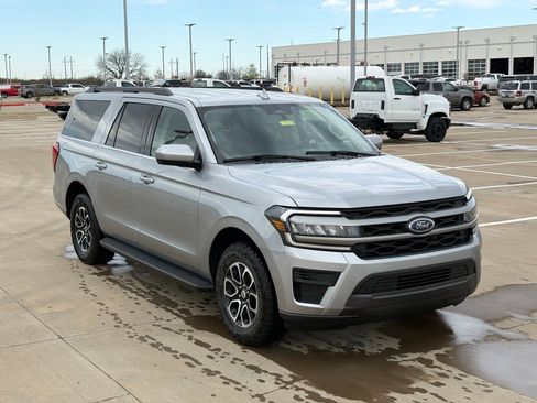 Used 2024 Ford Expedition Max XLT RWD image 12