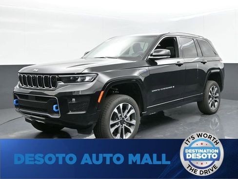 Used 2024 Jeep Grand Cherokee Overland w/ Advanced Protech Group III AWD/4WD image 4