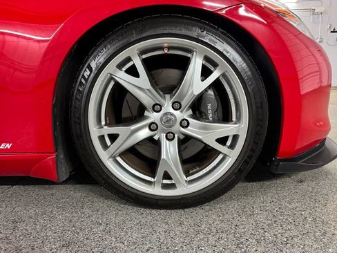 Used 2011 Nissan 370Z Touring w/ Sport Pkg RWD image 5