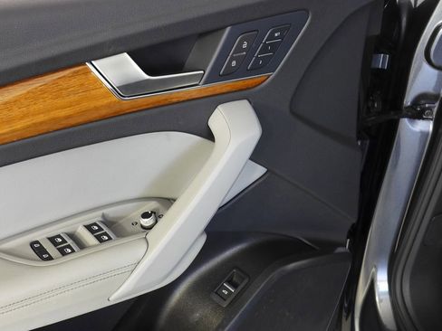 Used 2022 Audi Q5 2.0T Premium Plus w/ Premium Plus Package image 12