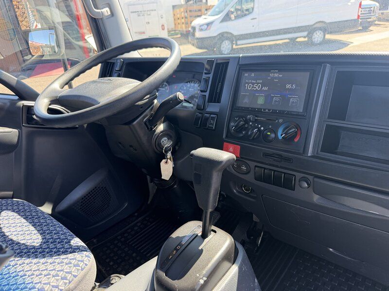 Used 2025 Isuzu NPR RWD image 17