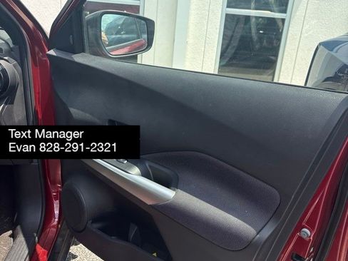 Used 2020 Nissan Kicks SV FWD image 12