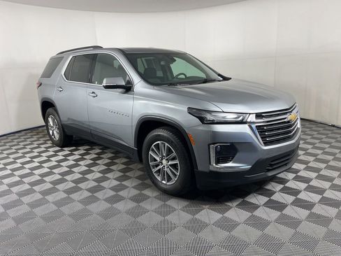 Used 2023 Chevrolet Traverse LT image 18