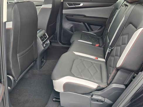 New 2026 Volkswagen Atlas Peak Edition AWD/4WD image 7