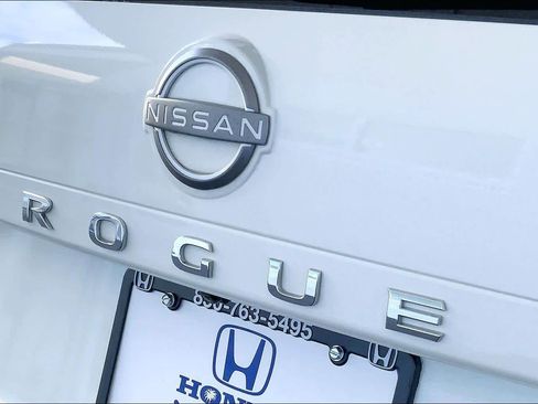 Used 2022 Nissan Rogue SV image 33