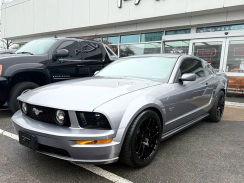 Used 2006 Ford Mustang GT image 3