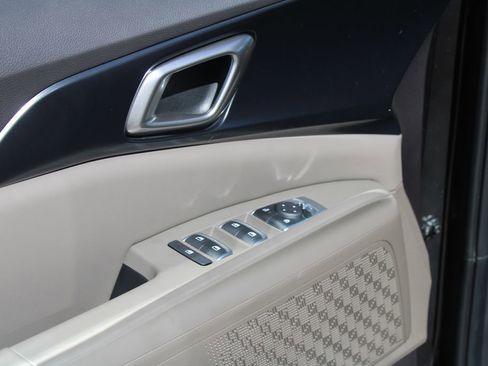 New 2026 Kia Carnival FWD image 25