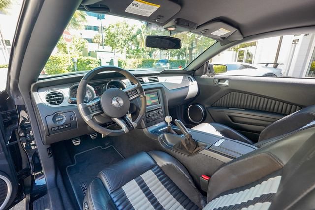 Used 2010 Ford Mustang Shelby GT500 RWD image 3
