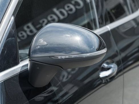 Used 2025 Mercedes-Benz GLC 300 4MATIC image 15