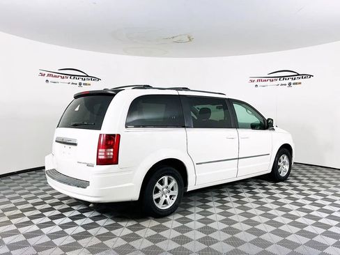 Used 2010 Chrysler Town & Country Touring w/ Family Value Group image 8