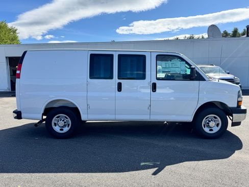 New 2026 Chevrolet Express 2500 RWD image 2