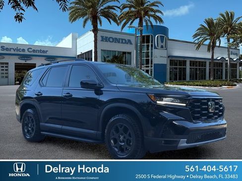 Used 2025 Honda Pilot TrailSport image 1