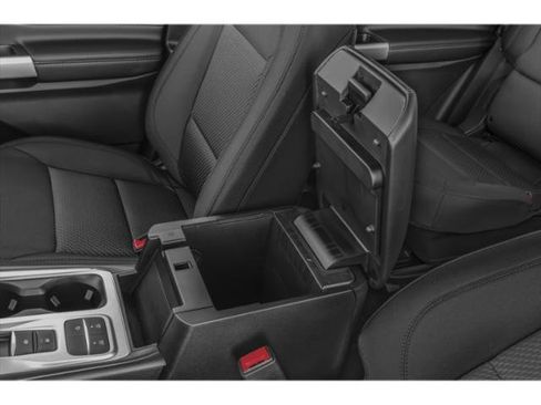 Used 2023 Ford Explorer XLT w/ Equipment Group 202A image 17