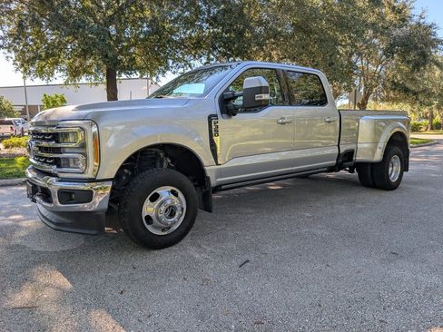 Used 2023 Ford F350 Lariat w/ Lariat Ultimate Package image 4