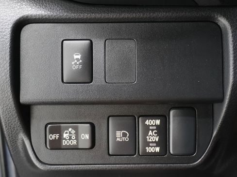 Used 2022 Toyota Tacoma TRD Off-Road image 23