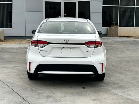 Used 2021 Toyota Corolla LE w/ LE Convenience Package image 6