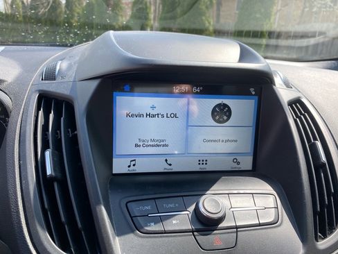 Used 2019 Ford Escape SE image 12