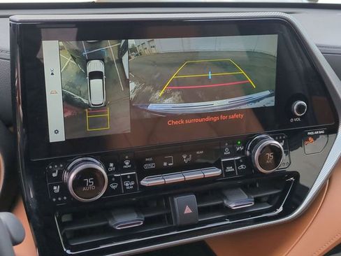 New 2026 Toyota Highlander Platinum image 20