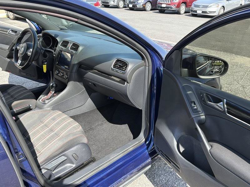 Used 2010 Volkswagen GTI 4-Door FWD image 18