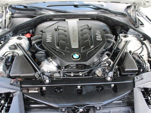 Used 2013 BMW 750Li image 38