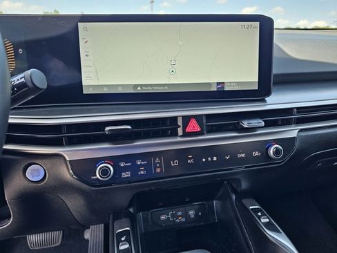 Used 2024 Kia Sorento S FWD image 23