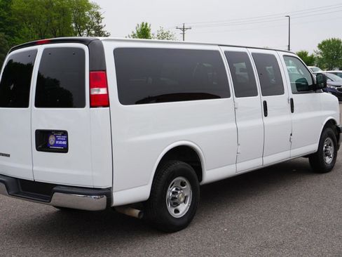 Used 2024 Chevrolet Express 3500 LT w/ LT Preferred Equipment Group RWD image 5