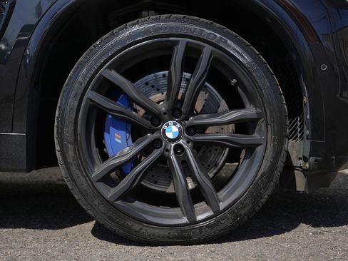 Used 2016 BMW X5 M image 10