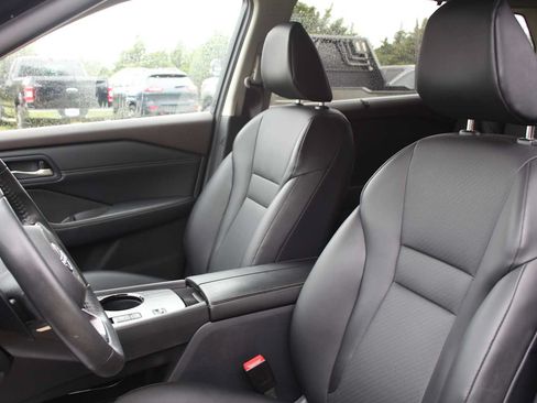 Used 2023 Nissan Rogue SV w/ SV Premium B Package FWD image 21