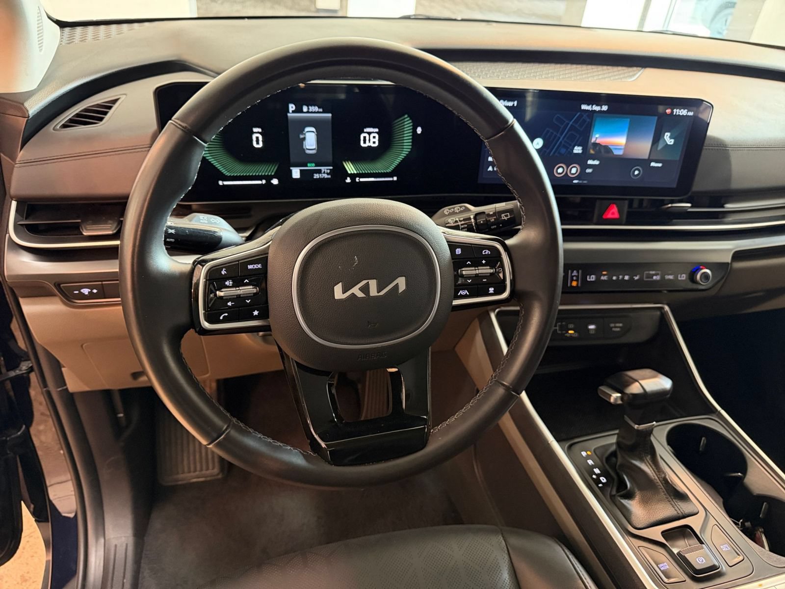 Used 2026 Kia Carnival FWD image 29
