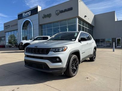 New 2025 Jeep Compass Latitude w/ Sun & Sound Group