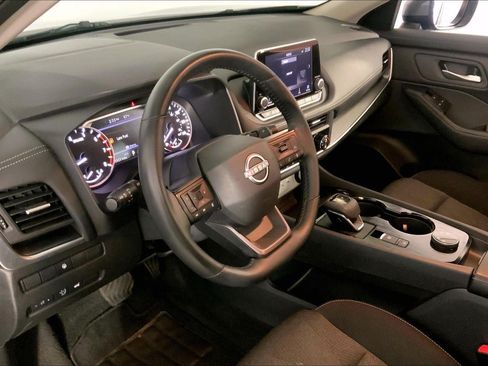 Used 2025 Nissan Rogue SV AWD/4WD image 14