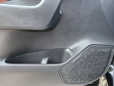 Used 2022 Toyota RAV4 XLE AWD/4WD image 15