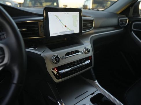 Used 2022 Ford Explorer XLT w/ Equipment Group 202A image 25