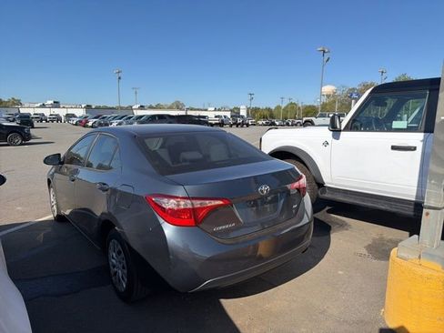 Used 2018 Toyota Corolla LE image 4