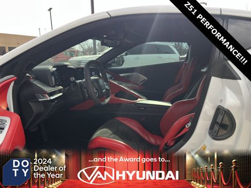 Used 2021 Chevrolet Corvette Stingray w/ Z51 Performance Package image 21