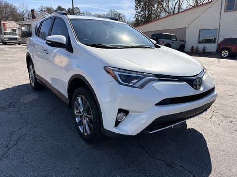 Used 2018 Toyota RAV4 Limited image 8