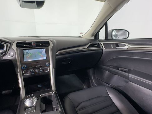 Used 2019 Ford Fusion SEL image 27