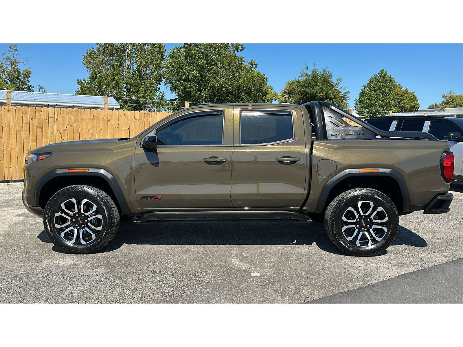 Used 2025 GMC Canyon AT4 w/ Nightfall Edition AWD/4WD image 3