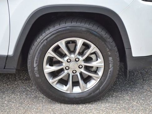 Used 2021 Jeep Cherokee Latitude Lux AWD/4WD image 10