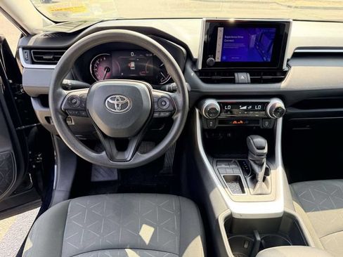 Used 2024 Toyota RAV4 XLE FWD image 17