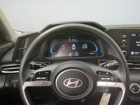 Used 2024 Hyundai Elantra SE FWD image 14