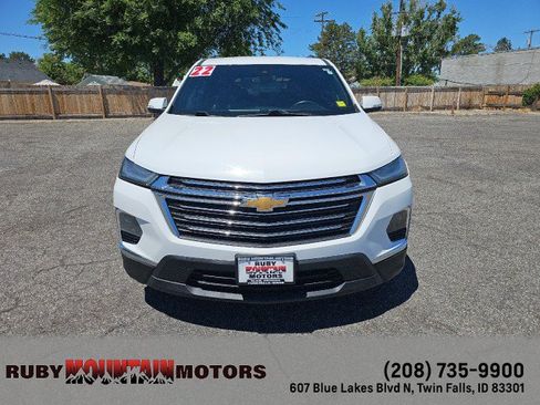 Used 2022 Chevrolet Traverse LT AWD/4WD image 2