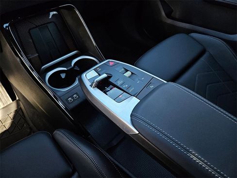 Used 2025 BMW X1 xDrive28i w/ Premium Package image 14