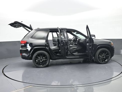 Used 2020 Jeep Grand Cherokee Altitude RWD image 73