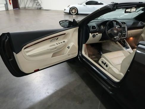 Used 2012 Volkswagen Eos Executive image 14