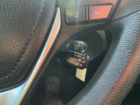 Used 2018 Toyota Corolla LE image 22