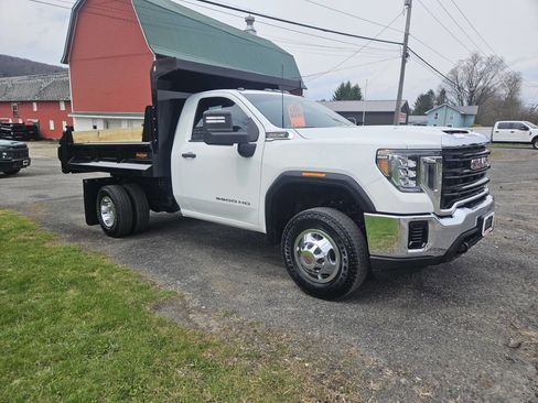 Used 2021 GMC Sierra 3500 4x4 Regular Cab w/ Convenience Package image 2